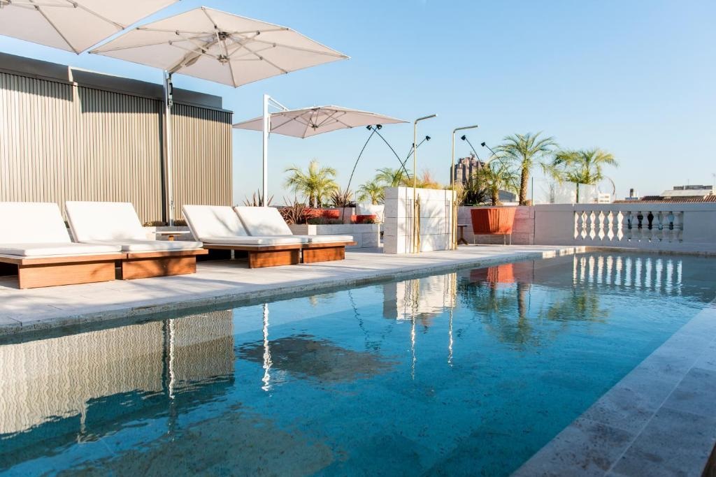 Almanac Barcelona Pool
