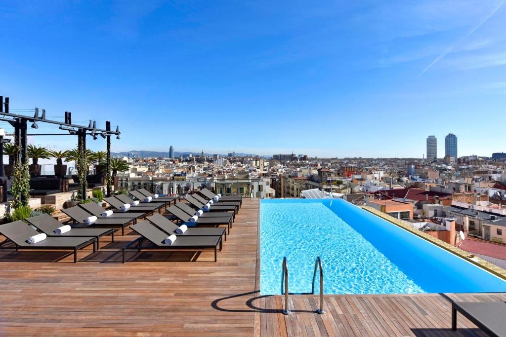 Grand Hotel Central Pool