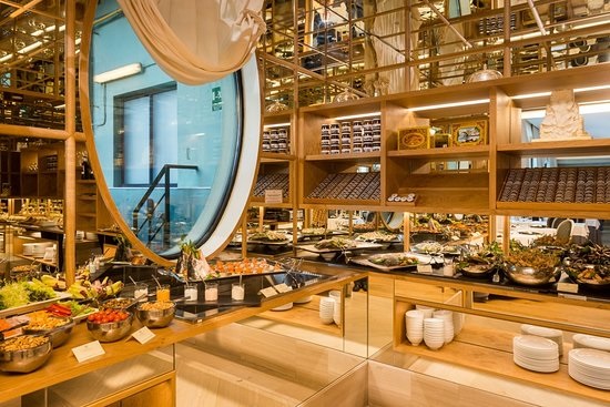 Majestic Hotel & Spa Barcelona Kitchen