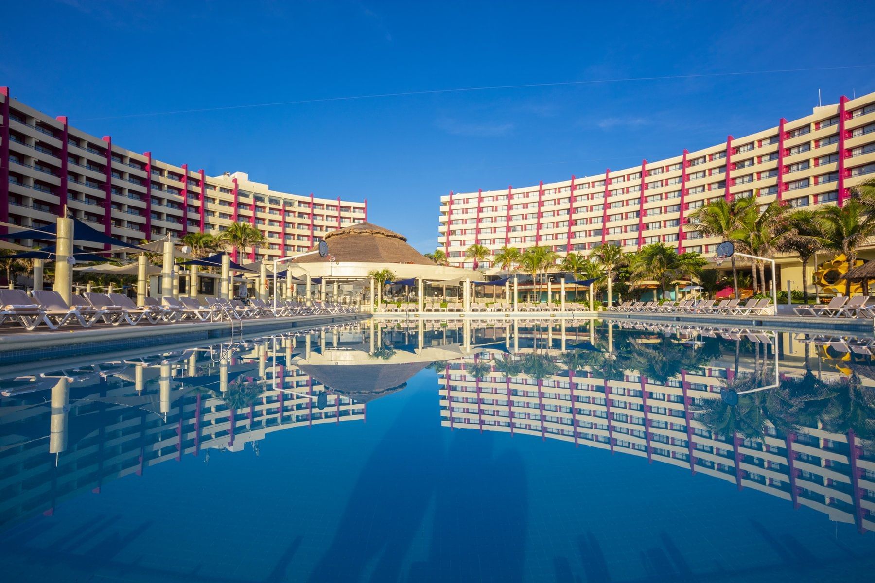 Crown Paradise Club