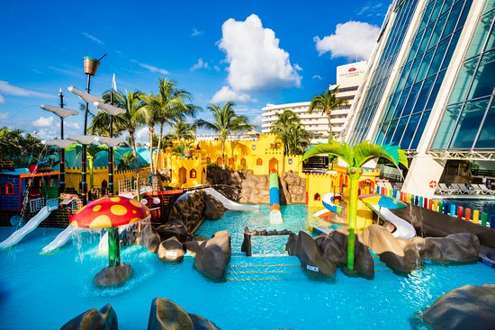 Crown Paradise Club Aquapark