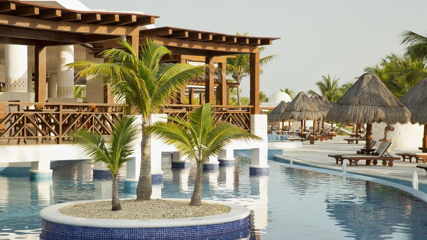 Excellence Playa Mujeres Pool