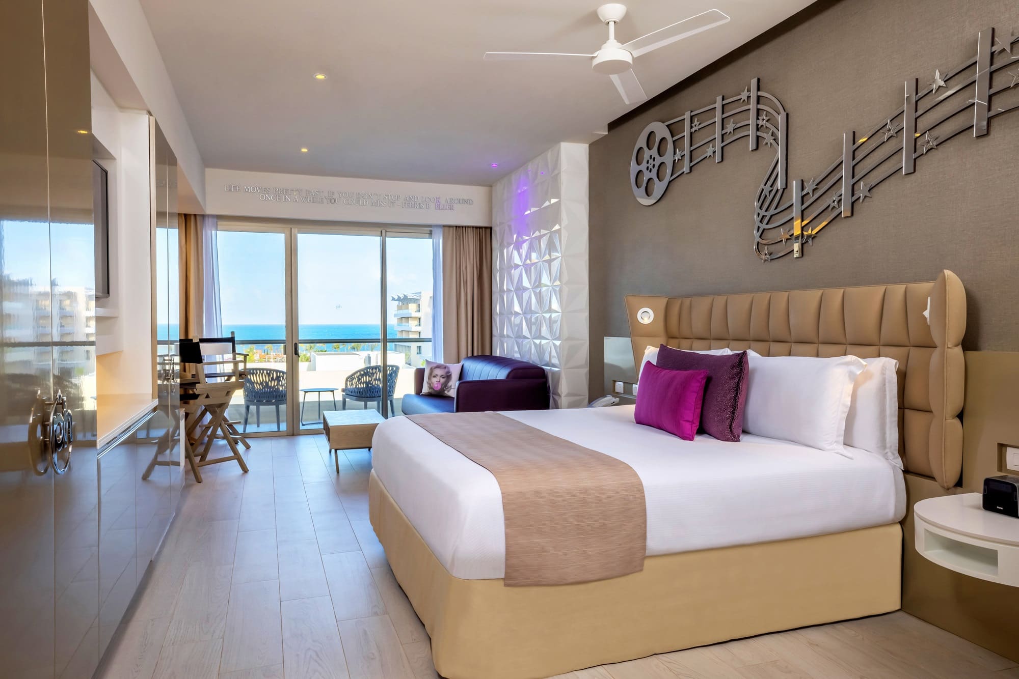 Planet Hollywood Adult Scene Cancún Room