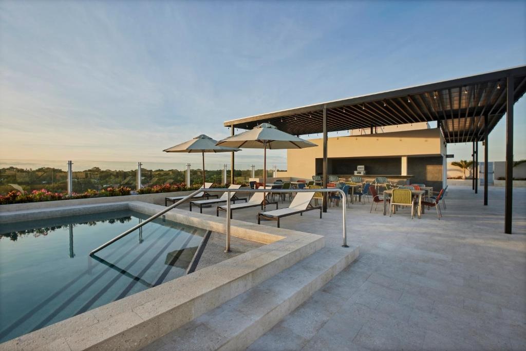 Residence Inn by Marriott Cancun Pool