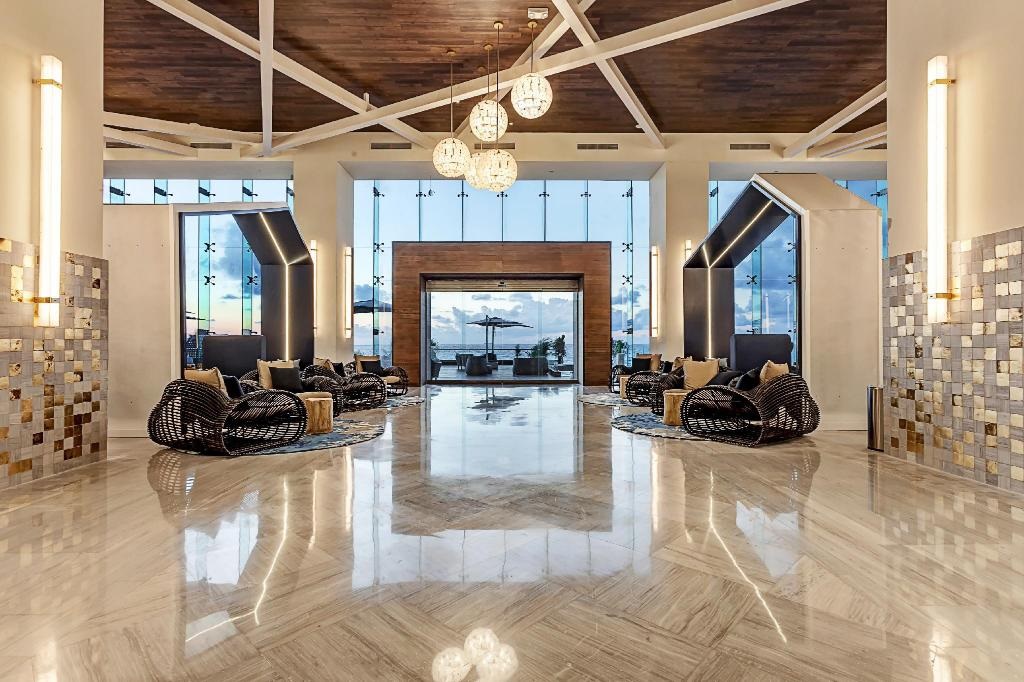 Royalton CHIC Cancún Hall