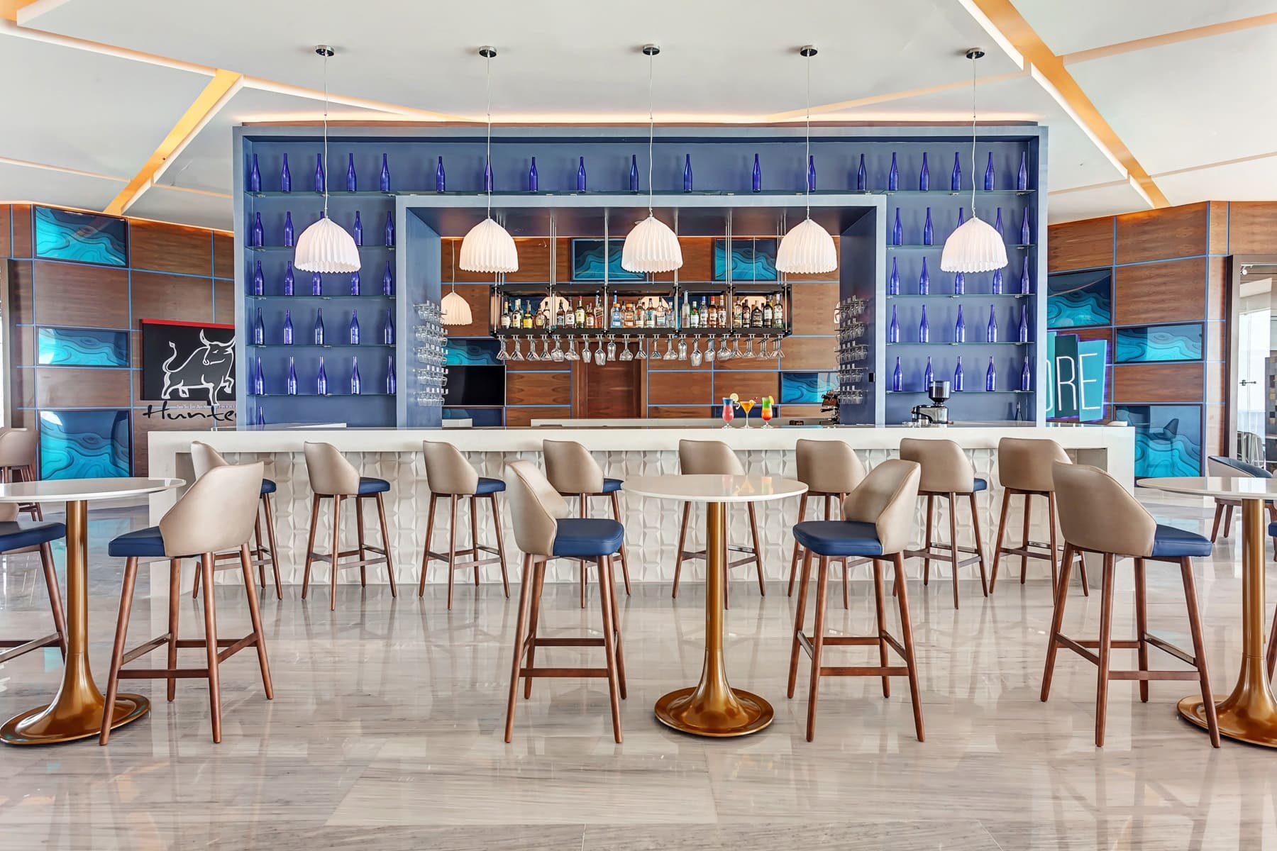Royalton CHIC Cancún Bar