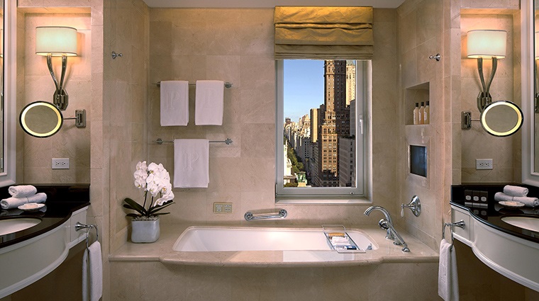 THE PENINSULA NEW YORK Bathroom