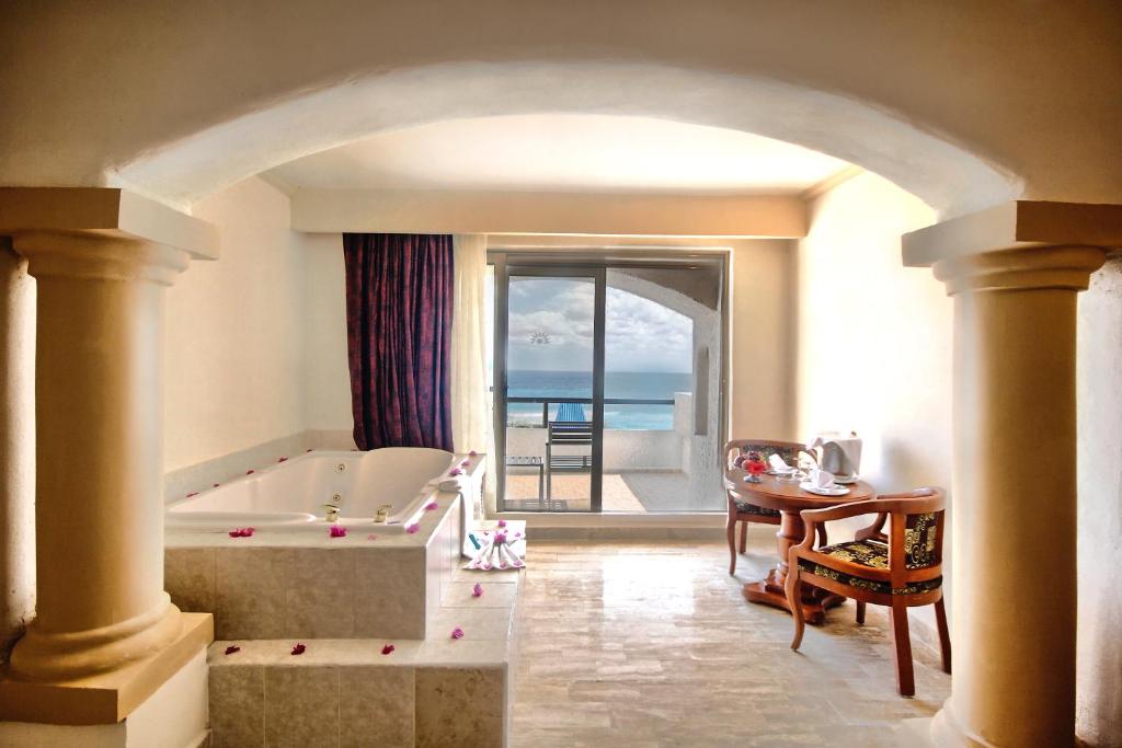 Hotel Golden Parnassus Resort & Spa Room