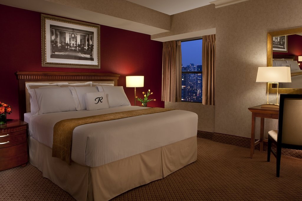 THE ROOSEVELT HOTEL Bedroom