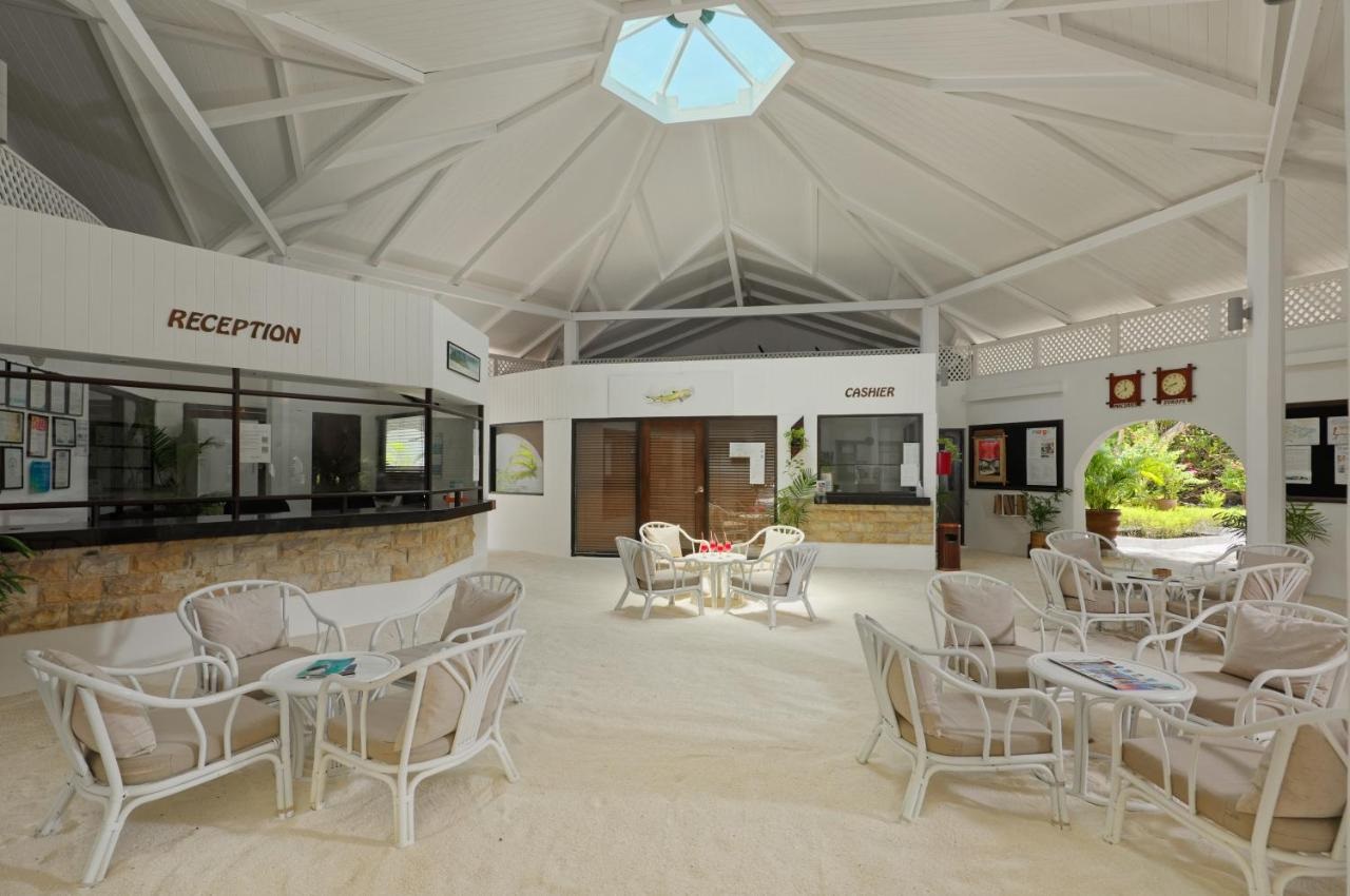 Embudu Village Resort Reception