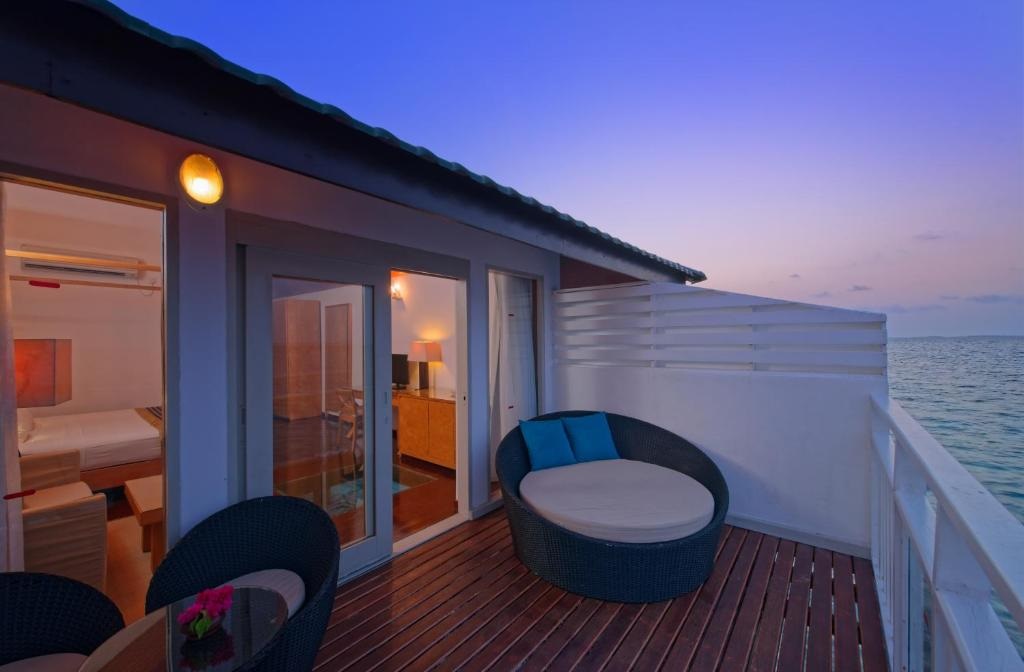 Embudu Village Resort Water Villa Outside